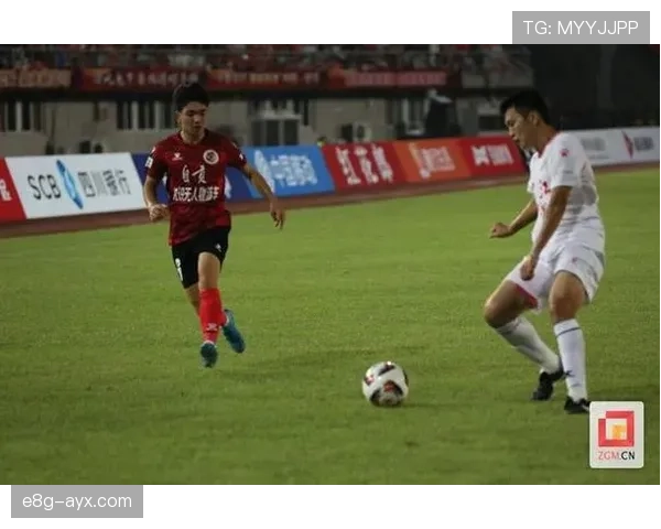 赛季精彩回顾：足球盛典精彩瞬间与巅峰对决呈现新风貌