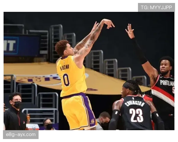 泰勒·希罗突破制造空位投篮 提升球队关键时刻得分效率